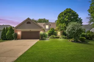 642 N Victoria Dr, Palatine, IL 60074 - Photo 1