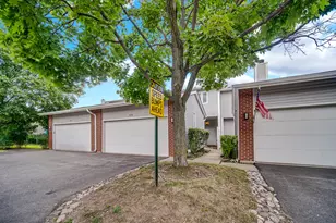 628 Martin Ln, Deerfield, IL 60015 - Photo 1