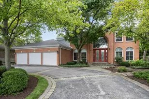 101 Crestview Dr, Deerfield, IL 60015 - Photo 1