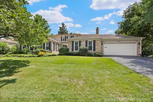 1040 Creekside Dr, Wheaton, IL 60189 - Photo 1