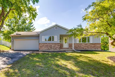 440 W Parkview Terrace, Algonquin, IL 60102 - Photo 1