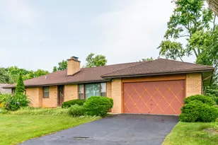 416 Hillcrest Dr, Prospect Heights, IL 60070 - Photo 1