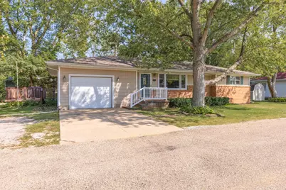 204 N Court Street, Flanagan, IL 61740 - Photo 1