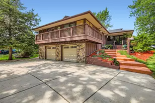 730 Lexington Ave, Roselle, IL 60172 - Photo 1