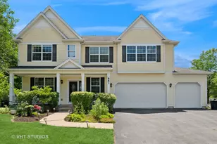 883 W Courtland St, Mundelein, IL 60060 - Photo 1