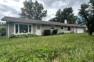 823 Jessie Rd, Lake in the Hills, IL 60156 - Photo 1