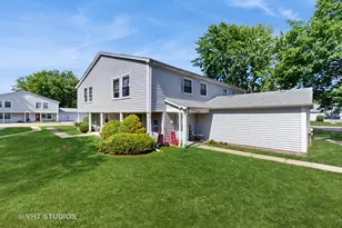 1320 N Glen Cir, Aurora, IL 60506 - Photo 1