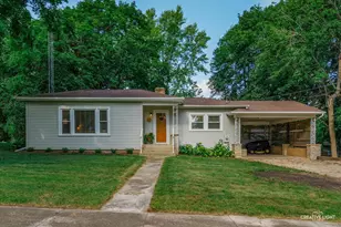 217 S Oak St, Hinckley, IL 60520 - Photo 1