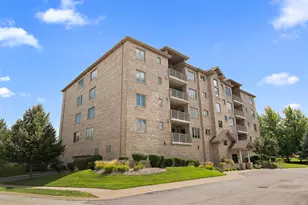 11111 Waters Edge Dr, Orland Park, IL 60467 - Photo 1