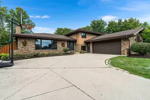 8020 Arrow Ln, Darien, IL 60561 - Photo 1