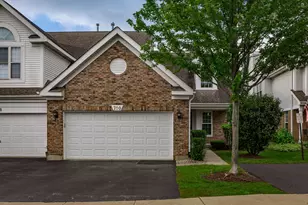 710 Citadel Dr, Westmont, IL 60559 - Photo 1