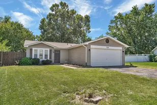 1130 Norwood Ln, Aurora, IL 60504 - Photo 1