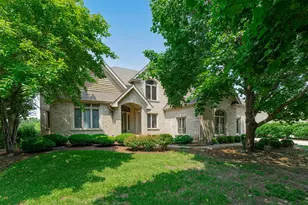 552 Waters Edge Dr, South Elgin, IL 60177 - Photo 1