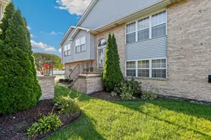 16114 Bormet Dr, Tinley Park, IL 60477 - Photo 1