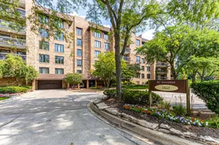 3860 Mission Hills Rd, Northbrook, IL 60062 - Photo 1