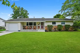 1163 E Plate Dr, Palatine, IL 60074 - Photo 1