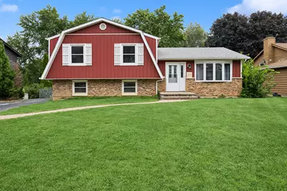 305 Hazelwood Drive, Lindenhurst, IL 60046 - Photo 1