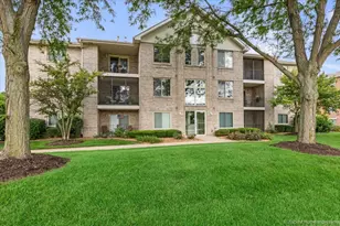 6810 Ridge Point Dr, Oak Forest, IL 60452 - Photo 1