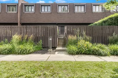 1020 Deerfield Road, Highland Park, IL 60035 - Photo 1