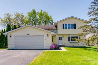 422 S Thornwood Drive, Lindenhurst, IL 60046 - Photo 1