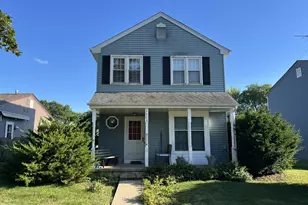 1008 Geneva Dr, Geneva, IL 60134 - Photo 1