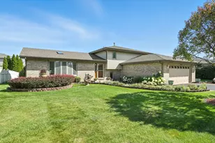 8112 161st Pl, Tinley Park, IL 60477 - Photo 1