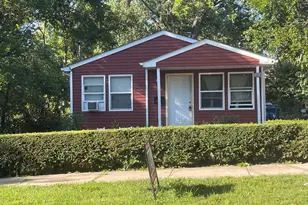 910 Cummings Ave, Waukegan, IL 60085 - Photo 1