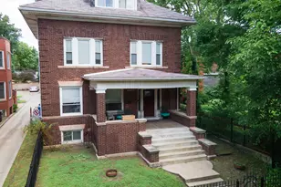 1036 E Hyde Park Blvd, Chicago, IL 60615 - Photo 1