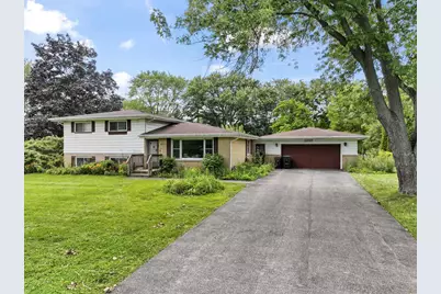 2257 Shannondale Drive, Green Oaks, IL 60048 - Photo 1