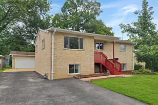 7 Cardinal Ln, Carpentersville, IL 60110 - Photo 1