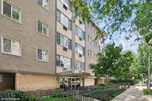 539 W Stratford Pl, Chicago, IL 60657 - Photo 1