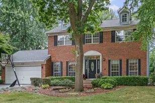 920 Plymouth Ct, Algonquin, IL 60102 - Photo 1