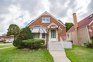 5921 N Melvina St, Chicago, IL 60646 - Photo 1