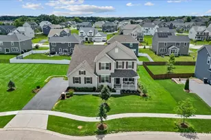 801 Marlisle Ln N, Elgin, IL 60124 - Photo 1