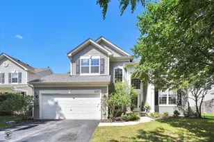 2437 Deer Point Dr, Montgomery, IL 60538 - Photo 1