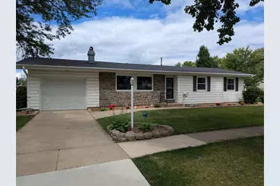 1636 N Ridge Drive, Freeport, IL 61032 - Photo 1