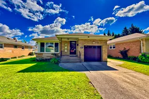 8451 N Oriole Ave, Niles, IL 60714 - Photo 1