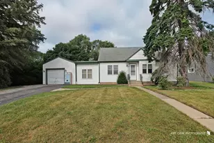 1318 Leslie Ave, Round Lake Beach, IL 60073 - Photo 1