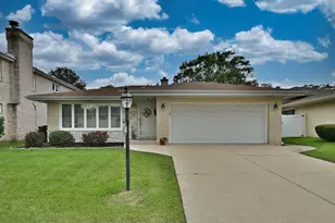 2634 S Stratford Ave, Westchester, IL 60154 - Photo 1