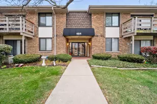 464 Raintree Dr, Glen Ellyn, IL 60137 - Photo 1