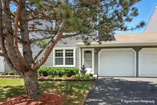 527 Normandie Ln, Round Lake Beach, IL 60073 - Photo 1