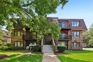 207 Uteg St, Crystal Lake, IL 60014 - Photo 1