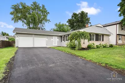 957 Country Lane, Buffalo Grove, IL 60089 - Photo 1