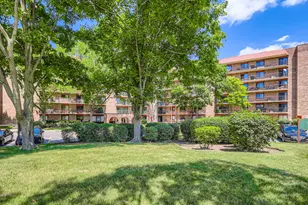 35 S Baybrook Dr, Palatine, IL 60074 - Photo 1