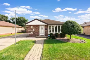 6517 102nd Pl, Chicago Ridge, IL 60415 - Photo 1