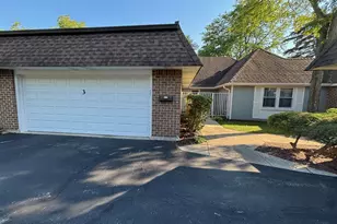 3 Brookton On Auburn Ln, Rolling Meadows, IL 60008 - Photo 1