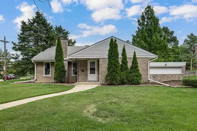 4465 Lunt Avenue, Lincolnwood, IL 60712 - Photo 1