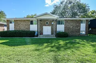 182 Birch Ct, Manteno, IL 60950 - Photo 1