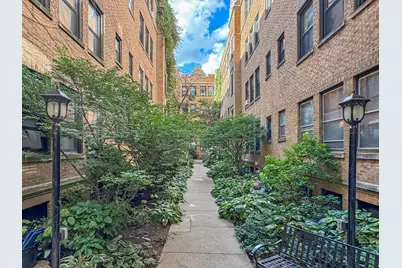 636 W Waveland Avenue #1A, Chicago, IL 60613 - Photo 1