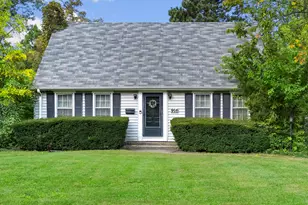 916 S Grant St, Hinsdale, IL 60521 - Photo 1